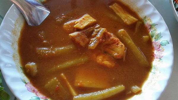 แกงส้มบอน เมนูจัดจ้านใครกินเป็นต้องติดใจ